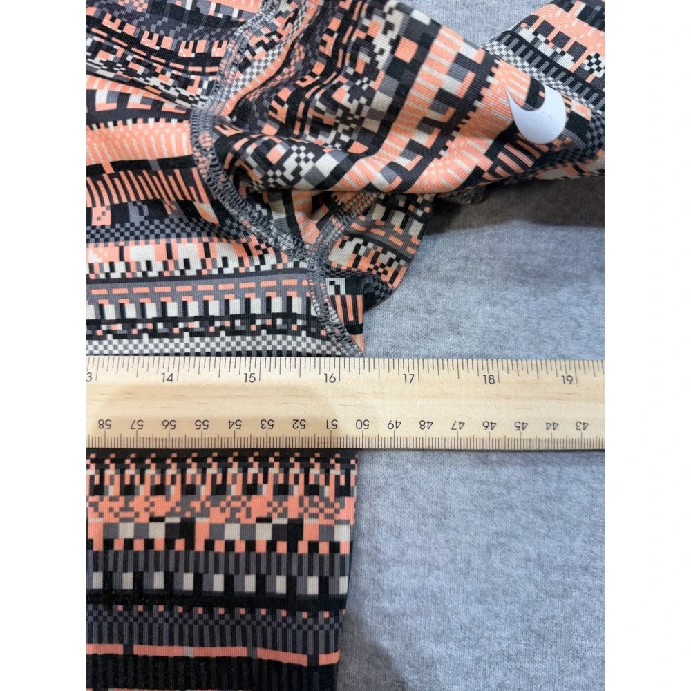 Nike Pro Dri-FIT Womens Medium 1/2 Zip Long Sleeve Running Jacket Pixel Aztec
